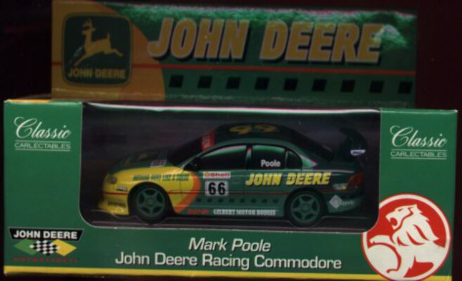 1:43 Classic Carlectables 1066 - Mark Poole John Deere Commodore